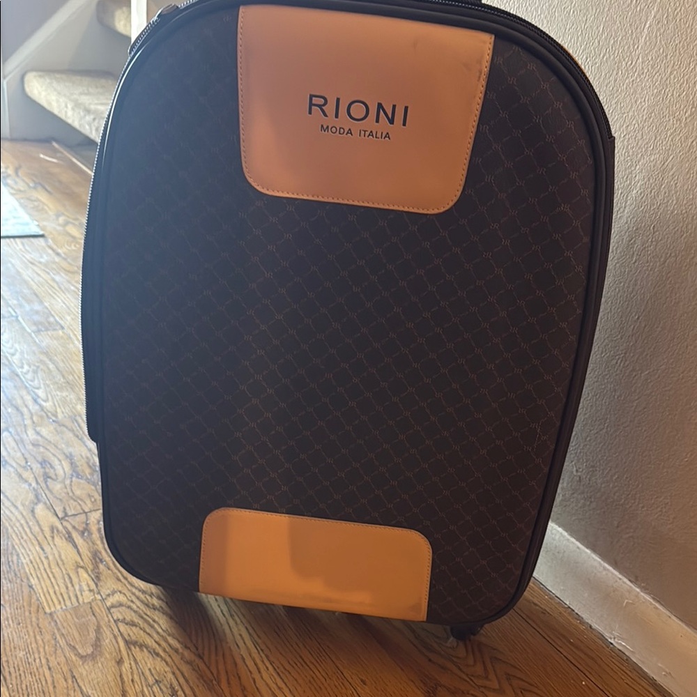 Rioni Black and Tan Rolling Suitcase